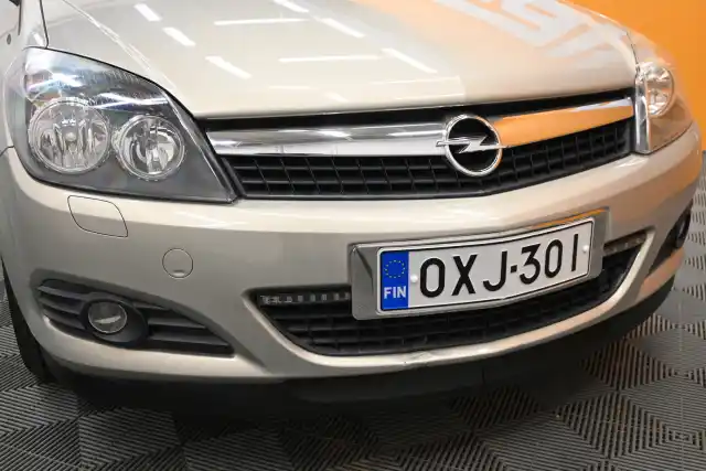 Beige Avoauto, Opel Astra – OXJ-301