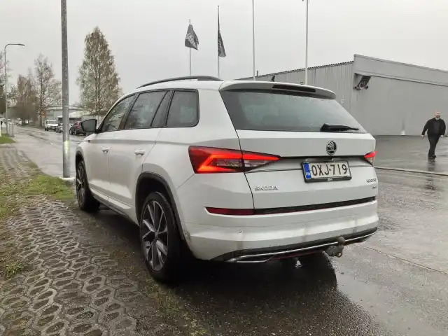 Valkoinen Maastoauto, Skoda Kodiaq – OXJ-719