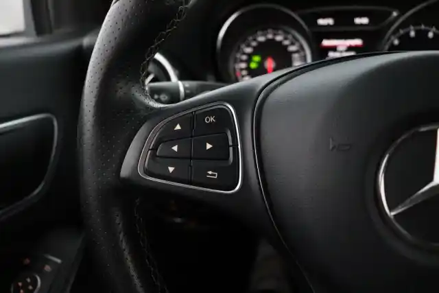 Valkoinen Coupe, Mercedes-Benz CLA – OXL-872