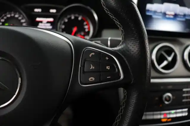 Valkoinen Coupe, Mercedes-Benz CLA – OXL-872