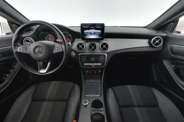Valkoinen Coupe, Mercedes-Benz CLA – OXL-872