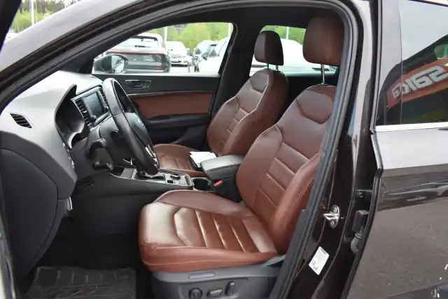 Ruskea (beige) Maastoauto, Seat Ateca – OXL-883