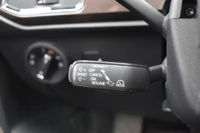 Ruskea (beige) Maastoauto, Seat Ateca – OXL-883