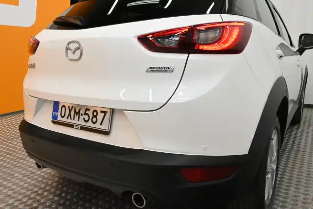 Valkoinen Maastoauto, Mazda CX-3 – OXM-587