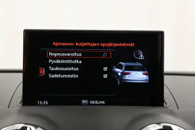 Valkoinen Viistoperä, Audi A3 – OXM-786