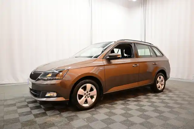 Ruskea Farmari, Skoda Fabia – OXM-910