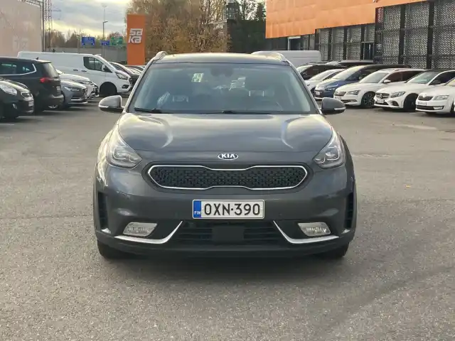 Harmaa Maastoauto, Kia Niro – OXN-390