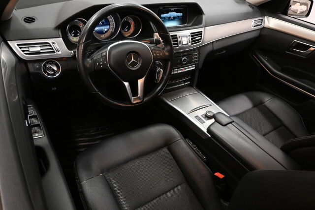 Musta Farmari, Mercedes-Benz E – OXN-991