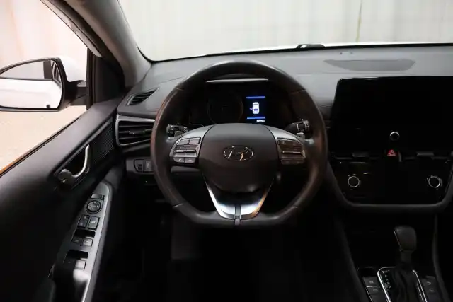Valkoinen Viistoperä, Hyundai IONIQ plug-in – OXO-131