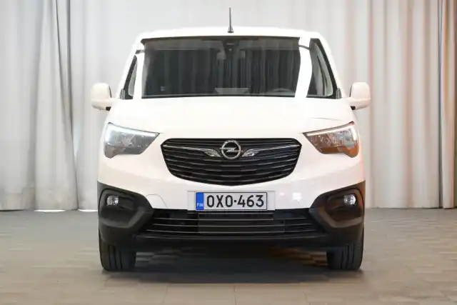 Valkoinen Pakettiauto, Opel Combo – OXO-463