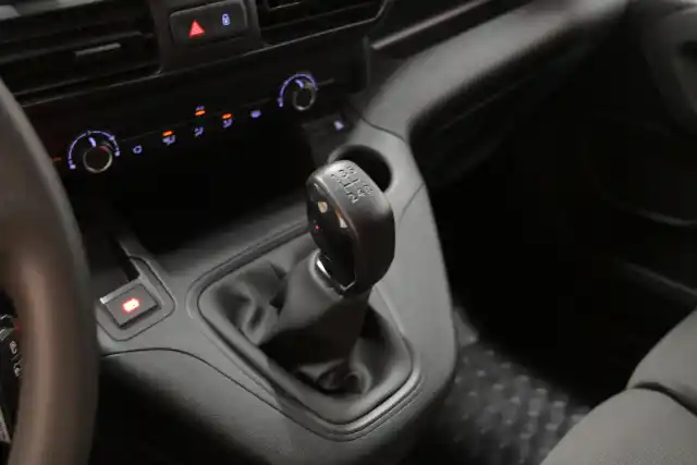Valkoinen Pakettiauto, Opel Combo – OXO-463