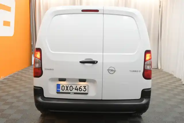Valkoinen Pakettiauto, Opel Combo – OXO-463