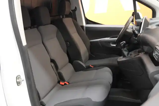 Valkoinen Pakettiauto, Opel Combo – OXO-463