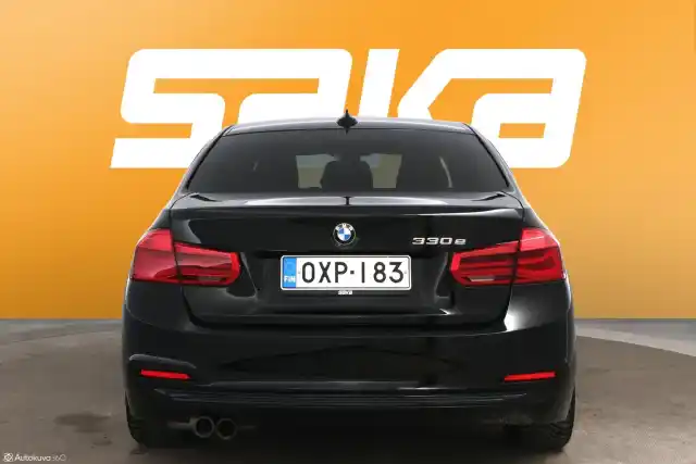 Musta Sedan, BMW 330 – OXP-183