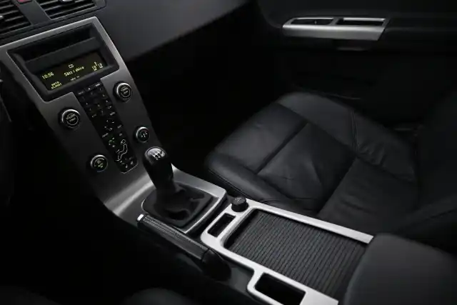Punainen Farmari, Volvo V50 – OXP-394