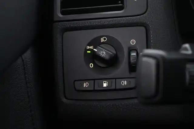Punainen Farmari, Volvo V50 – OXP-394