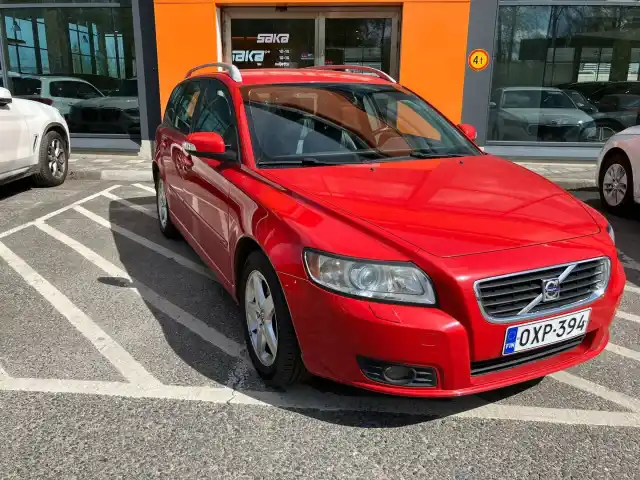 Punainen Farmari, Volvo V50 – OXP-394