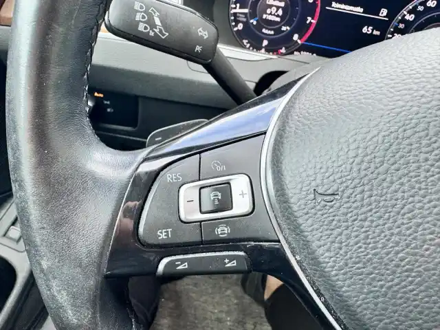Musta Farmari, Volkswagen Passat – OXP-908