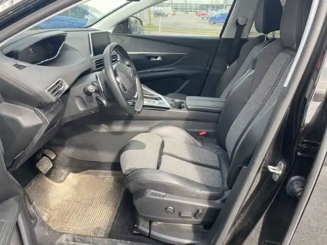Musta Maastoauto, Peugeot 3008 – OXR-156