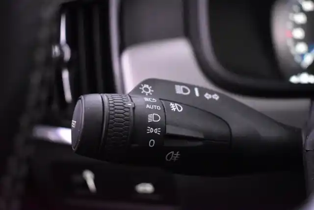 Punainen Farmari, Volvo V90 – OXR-827
