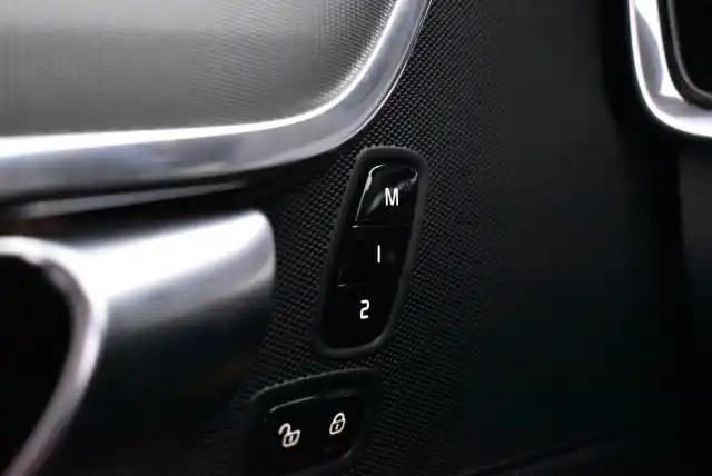 Punainen Farmari, Volvo V90 – OXR-827