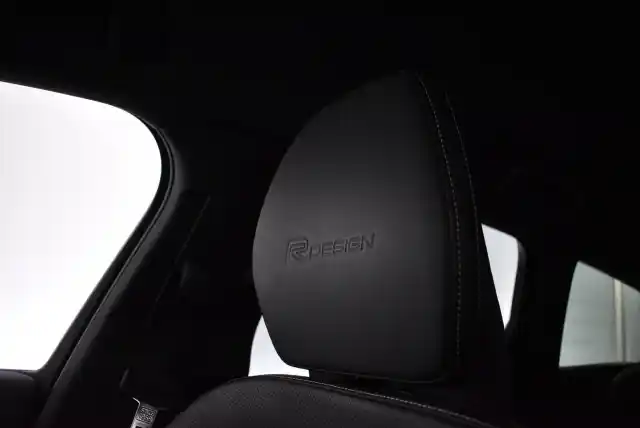 Punainen Farmari, Volvo V90 – OXR-827