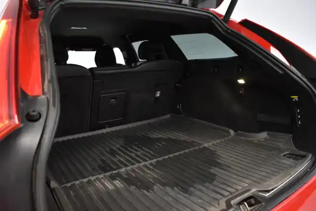 Punainen Farmari, Volvo V90 – OXR-827