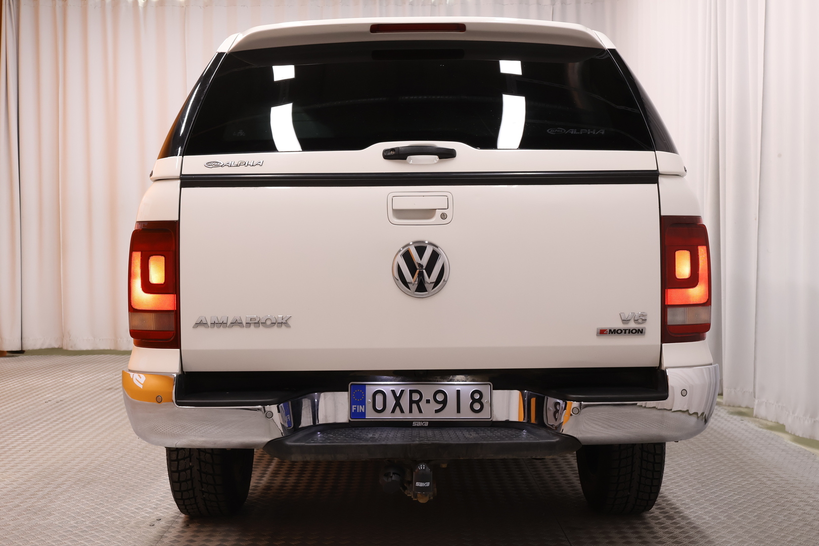 Valkoinen Avolava, Volkswagen Amarok – OXR-918