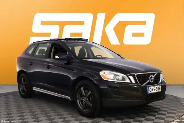 Musta Maastoauto, Volvo XC60 – OXS-808