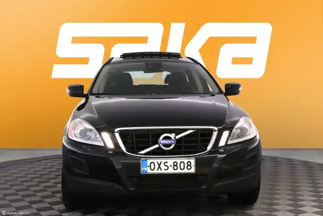 Musta Maastoauto, Volvo XC60 – OXS-808