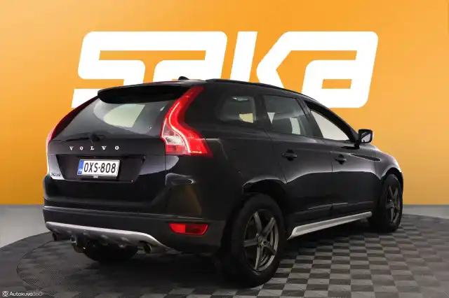 Musta Maastoauto, Volvo XC60 – OXS-808