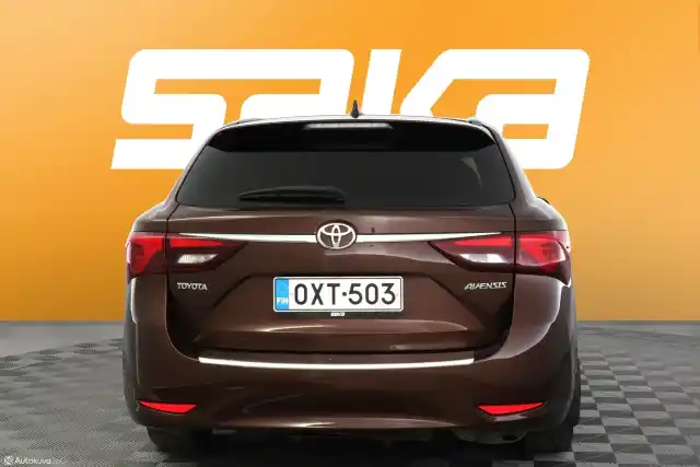 Beige Farmari, Toyota Avensis – OXT-503