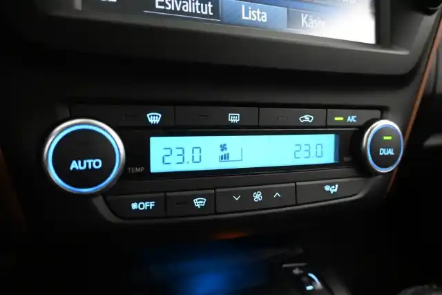 Beige Farmari, Toyota Avensis – OXT-503