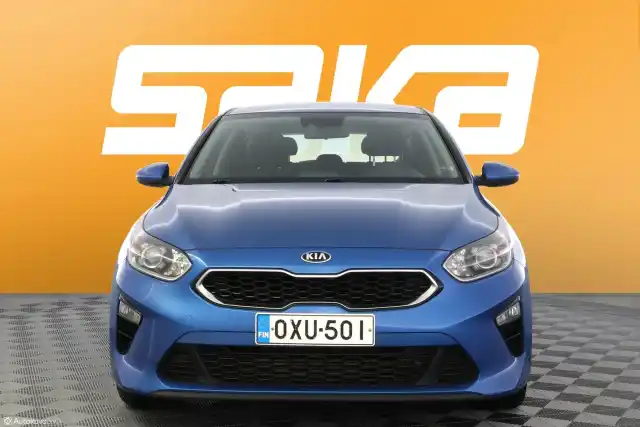 Sininen Viistoperä, Kia Ceed – OXU-501