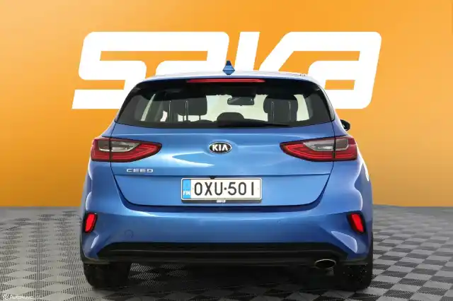 Sininen Viistoperä, Kia Ceed – OXU-501