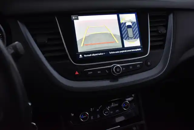 Sininen Maastoauto, Opel Grandland X – OXU-611