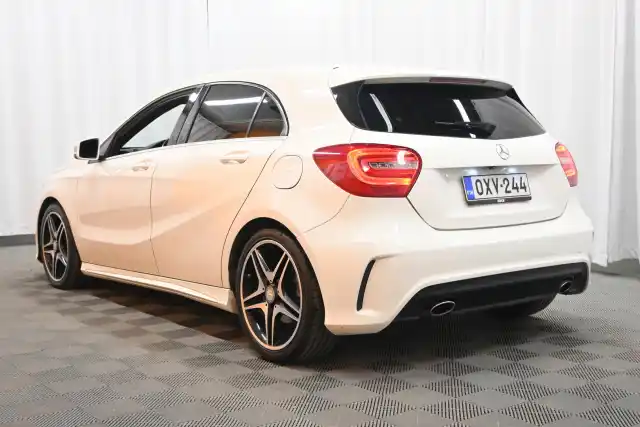 Valkoinen Viistoperä, Mercedes-Benz A – OXV-244