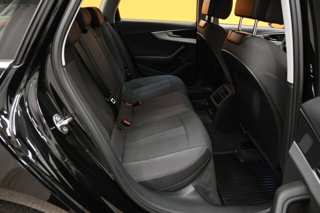 Musta Farmari, Audi A4 – OXV-754