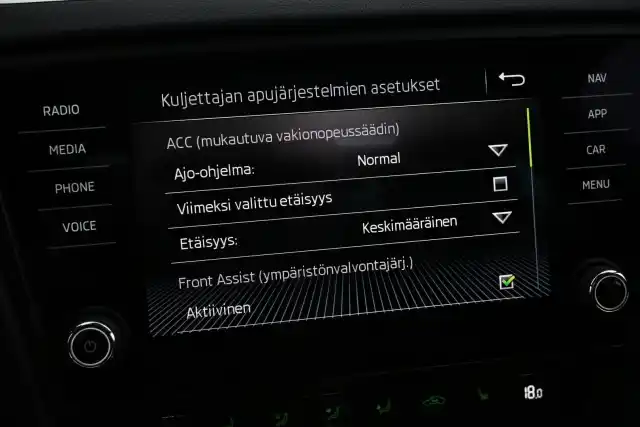 Musta Farmari, Skoda Octavia – OXV-955