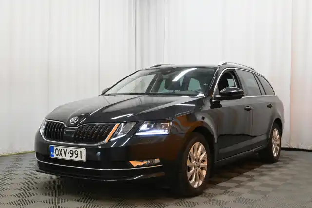 Musta Farmari, Skoda Octavia – OXV-991