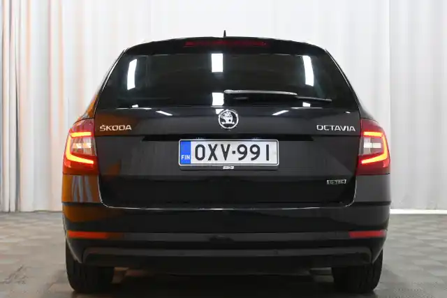 Musta Farmari, Skoda Octavia – OXV-991