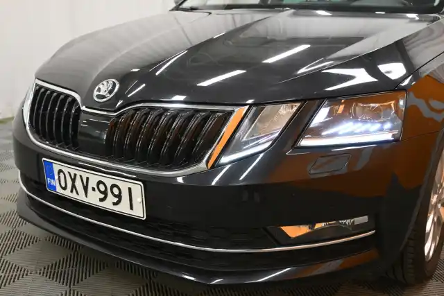 Musta Farmari, Skoda Octavia – OXV-991