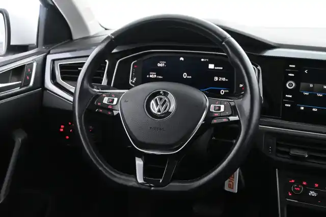 Valkoinen Viistoperä, Volkswagen Polo – OXX-237