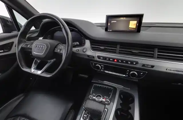 Musta Farmari, Audi Q7 – OXX-803