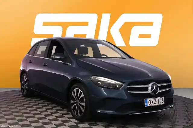 Sininen Tila-auto, Mercedes-Benz B – OXZ-103