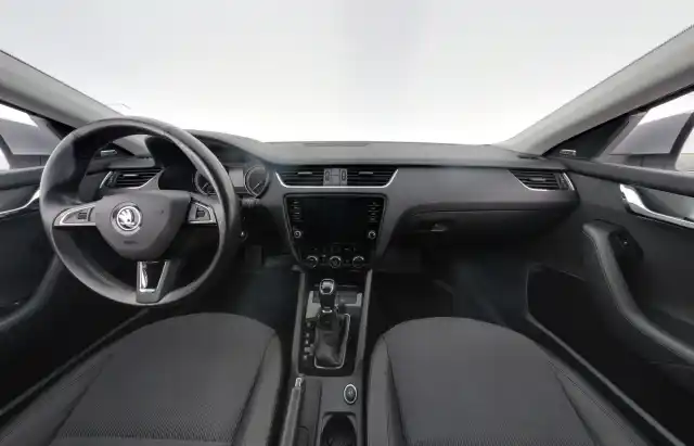 Harmaa Farmari, Skoda Octavia – OXZ-255