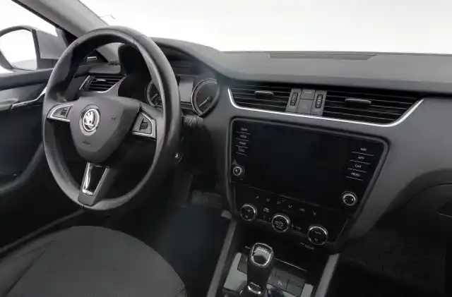 Harmaa Farmari, Skoda Octavia – OXZ-255