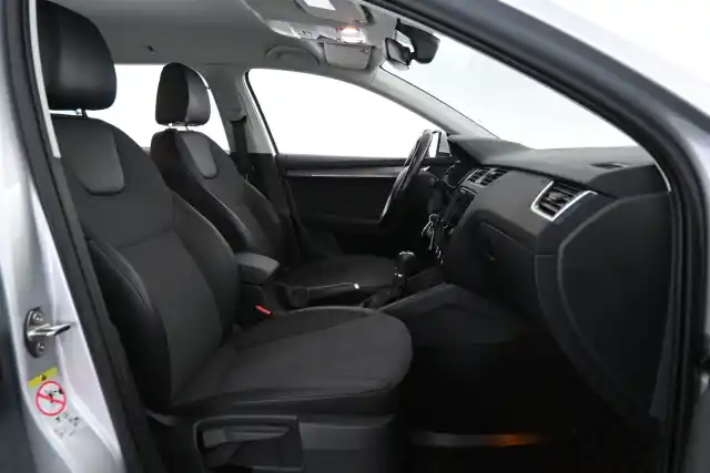 Harmaa Farmari, Skoda Octavia – OXZ-255