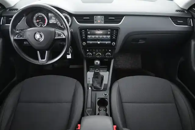 Harmaa Farmari, Skoda Octavia – OXZ-255