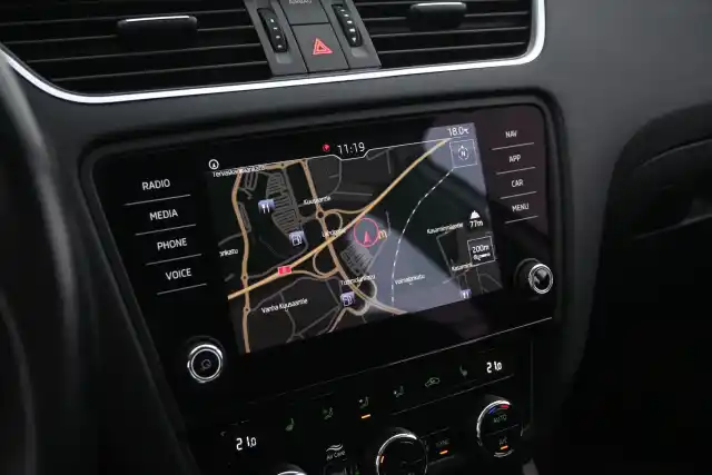 Harmaa Farmari, Skoda Octavia – OXZ-255